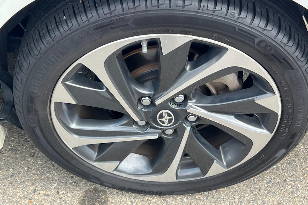 Thumbnail: 2016 Scion iM - 23