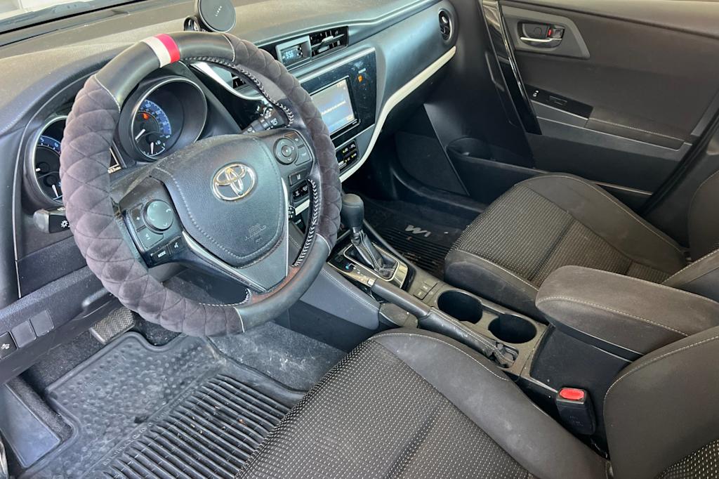 Thumbnail: 2017 Toyota Corolla iM - 2