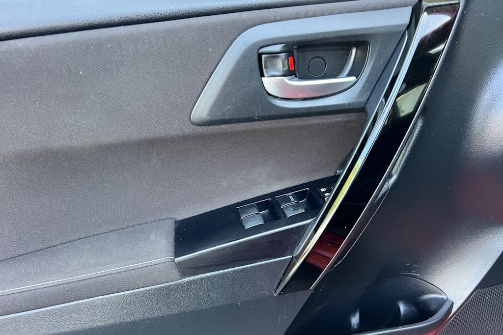 Thumbnail: 2018 Toyota Corolla iM - 20