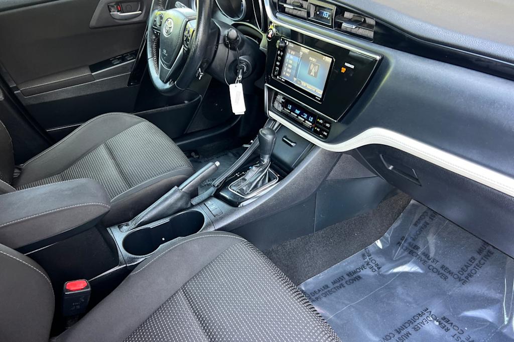 Thumbnail: 2018 Toyota Corolla iM - 11