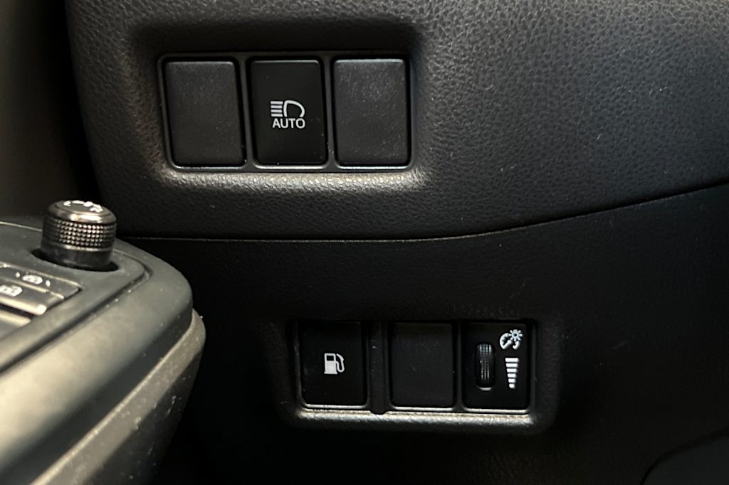 Thumbnail: 2020 Toyota C-HR - 30