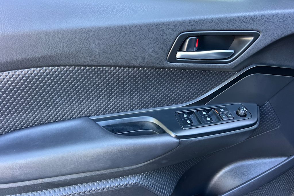 Thumbnail: 2019 Toyota C-HR - 22