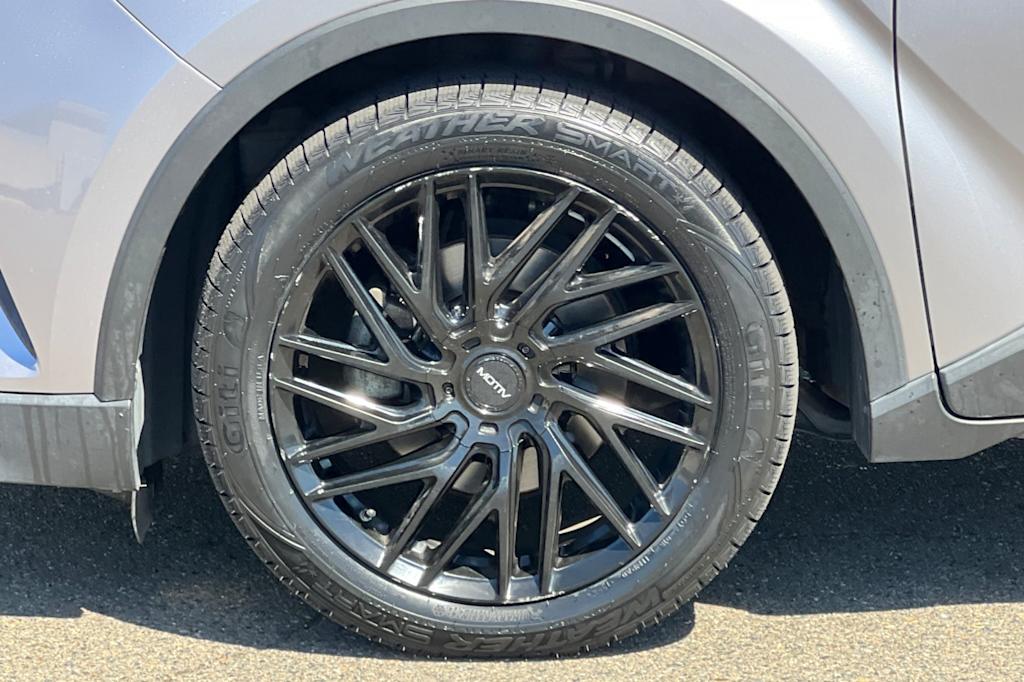 Thumbnail: 2019 Toyota C-HR - 8