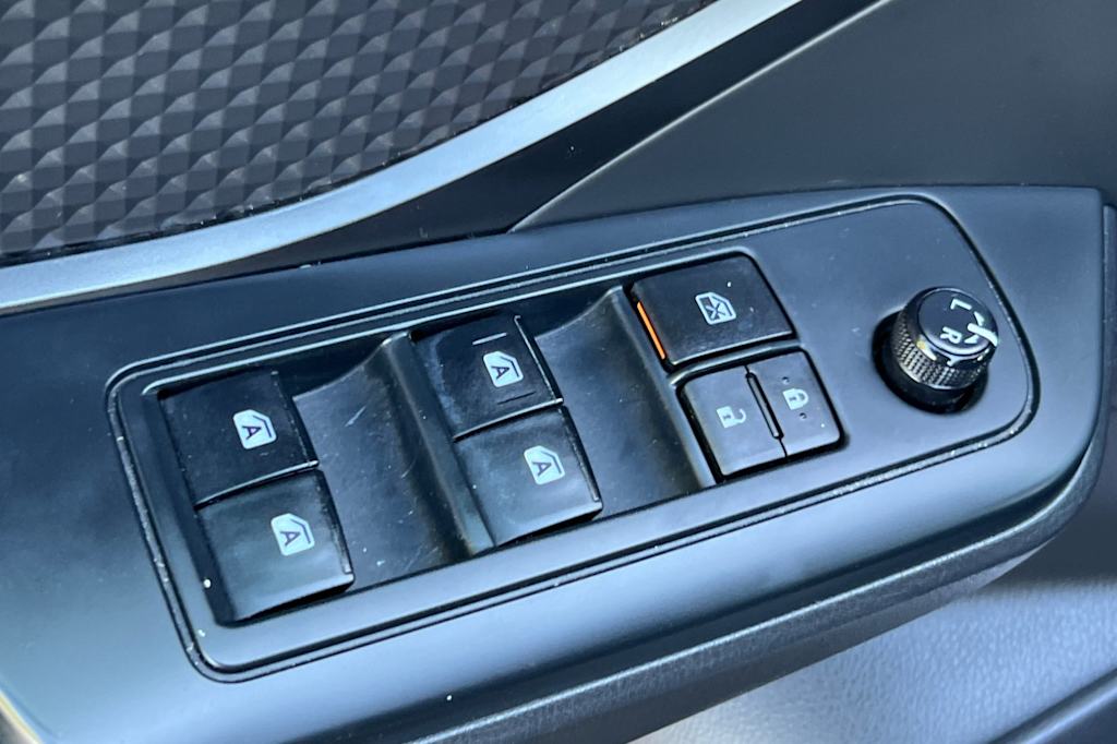 Thumbnail: 2019 Toyota C-HR - 23