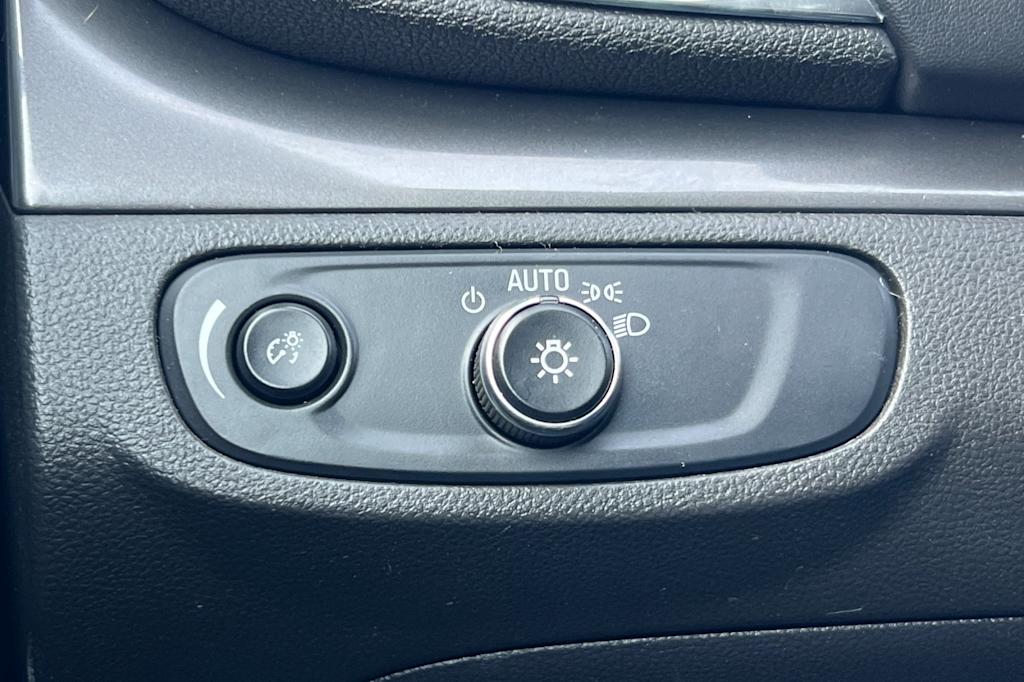 Thumbnail: 2017 Buick Encore - 32