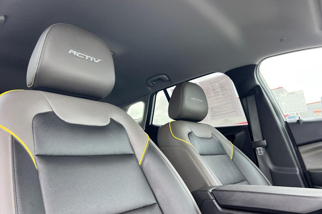 Thumbnail: 2024 Chevrolet Trax - 9
