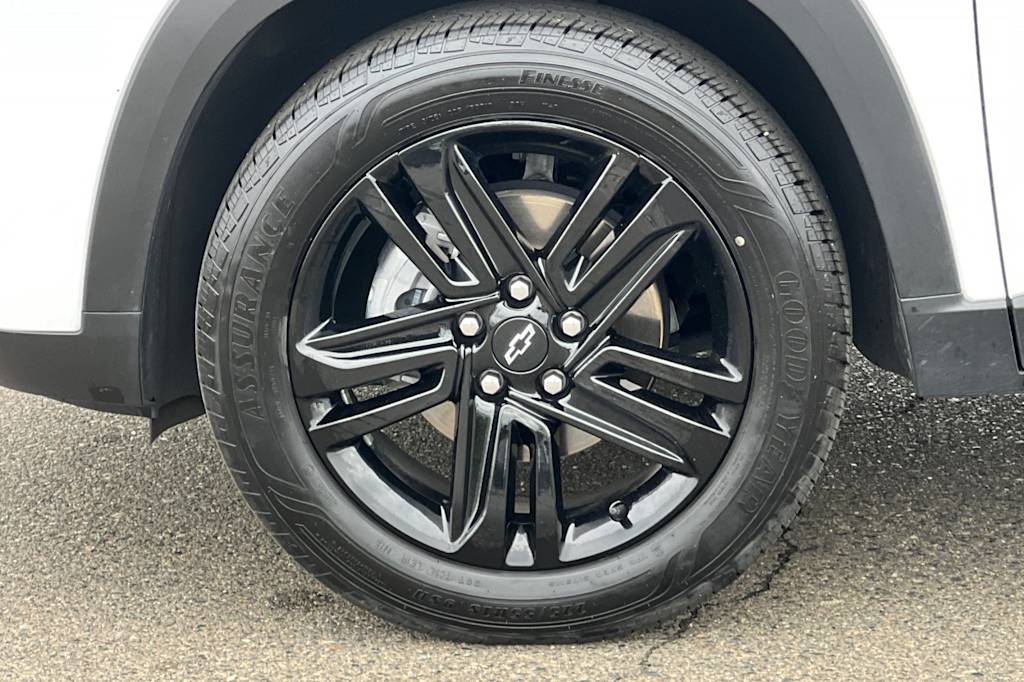 Thumbnail: 2024 Chevrolet Trax - 7