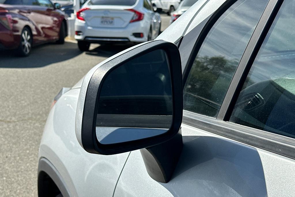 Thumbnail: 2022 Chevrolet Trax - 12