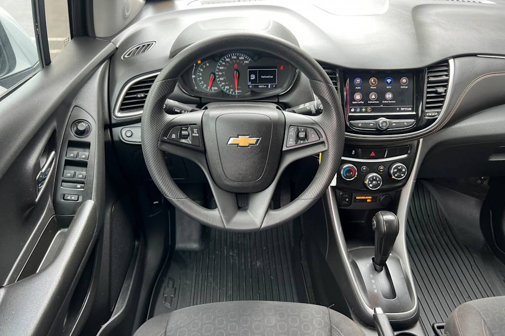 Thumbnail: 2022 Chevrolet Trax - 10