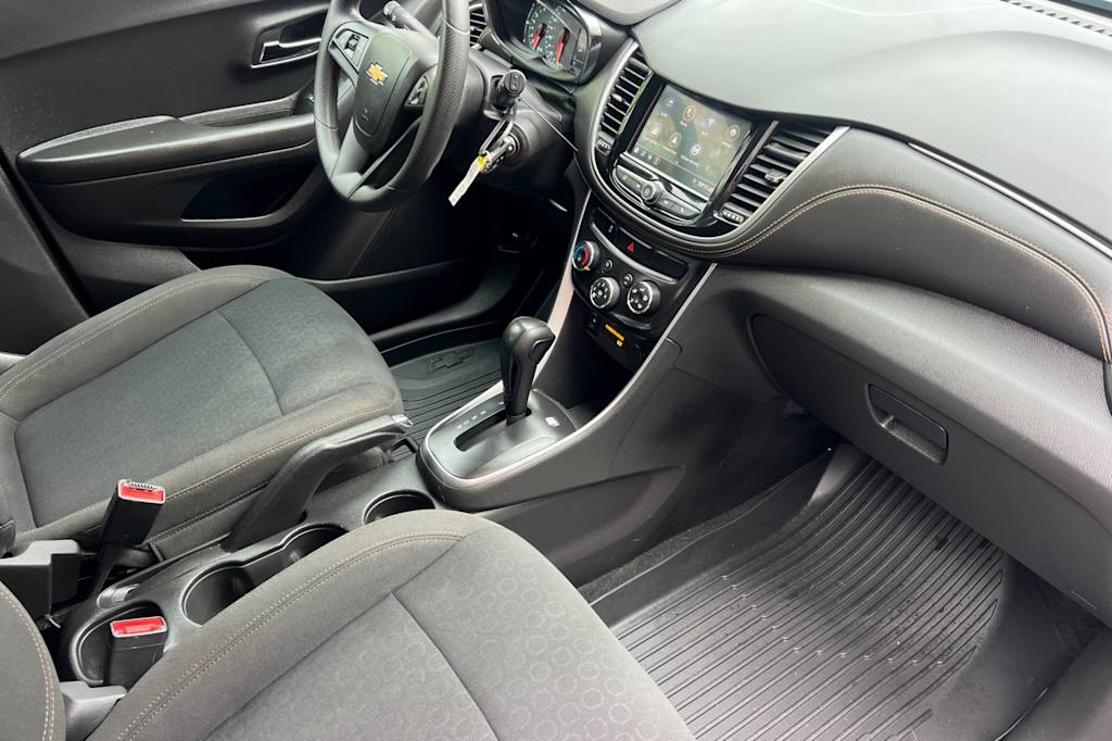 Thumbnail: 2022 Chevrolet Trax - 11