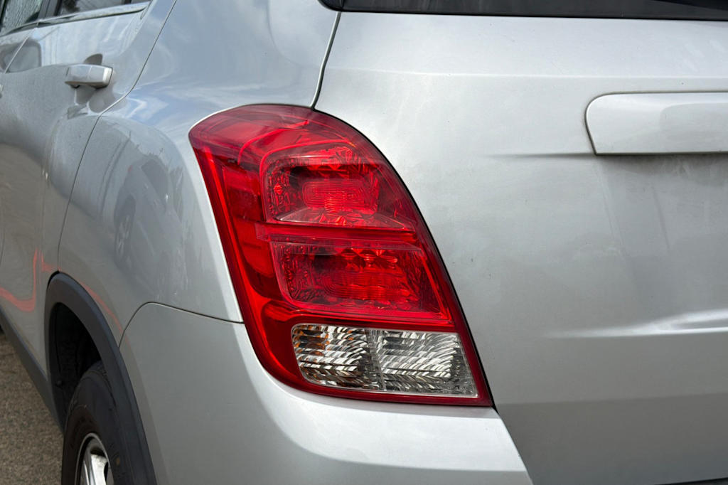 Thumbnail: 2016 Chevrolet Trax - 24