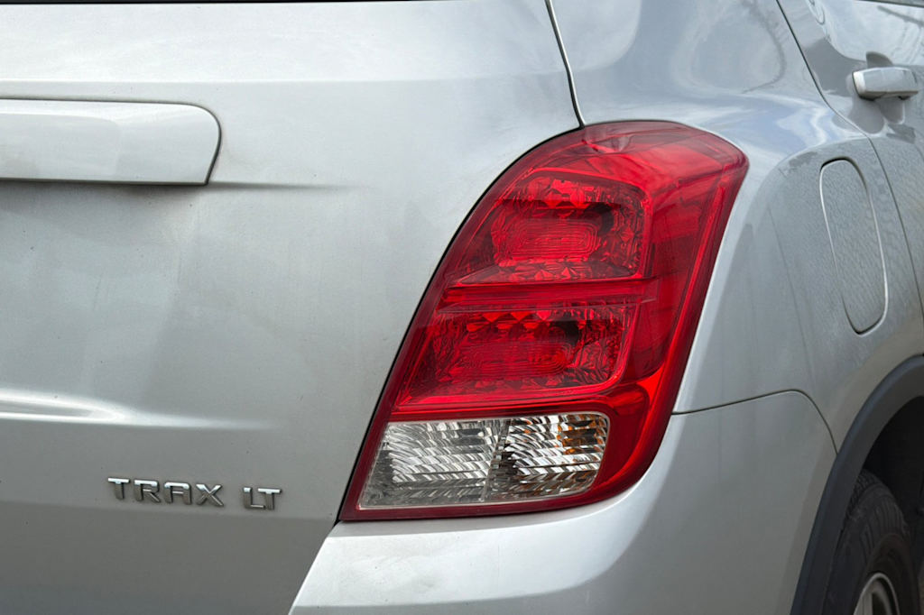 Thumbnail: 2016 Chevrolet Trax - 22