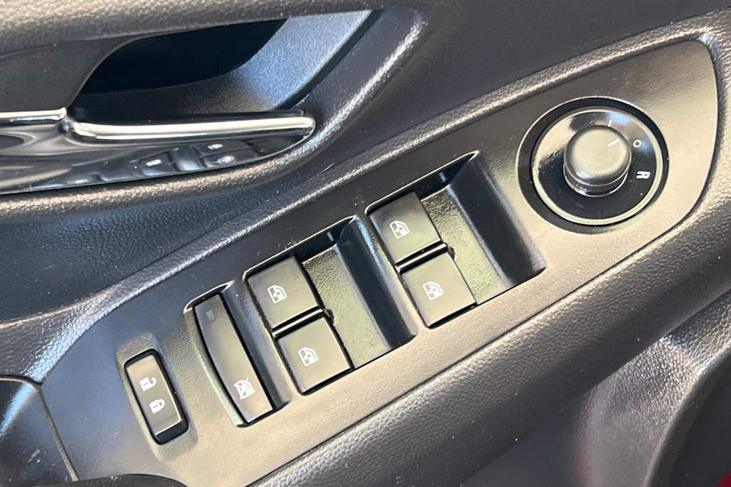 Thumbnail: 2022 Chevrolet Trax - 22