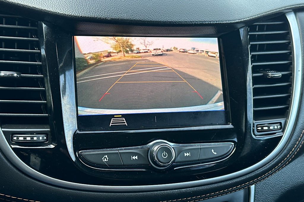 Thumbnail: 2021 Chevrolet Trax - 25