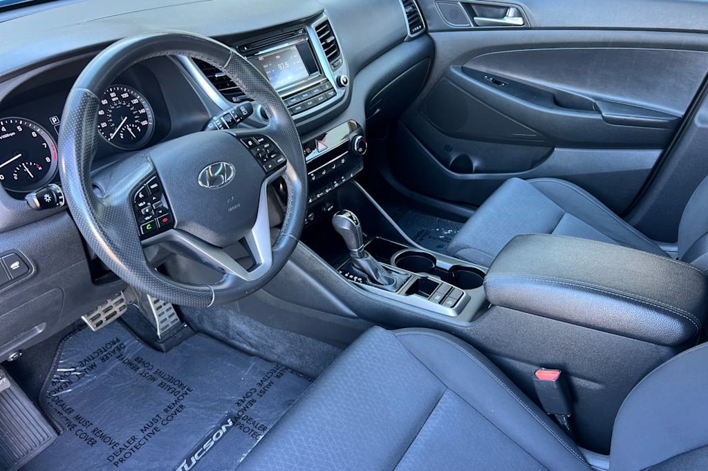 Thumbnail: 2017 Hyundai Tucson - 8