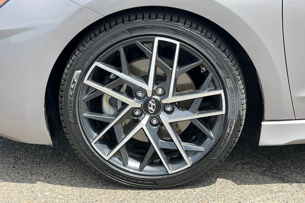 Thumbnail: 2020 Hyundai Elantra - 8
