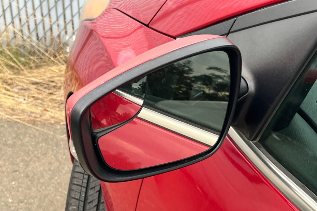 Thumbnail: 2014 Hyundai Elantra - 18