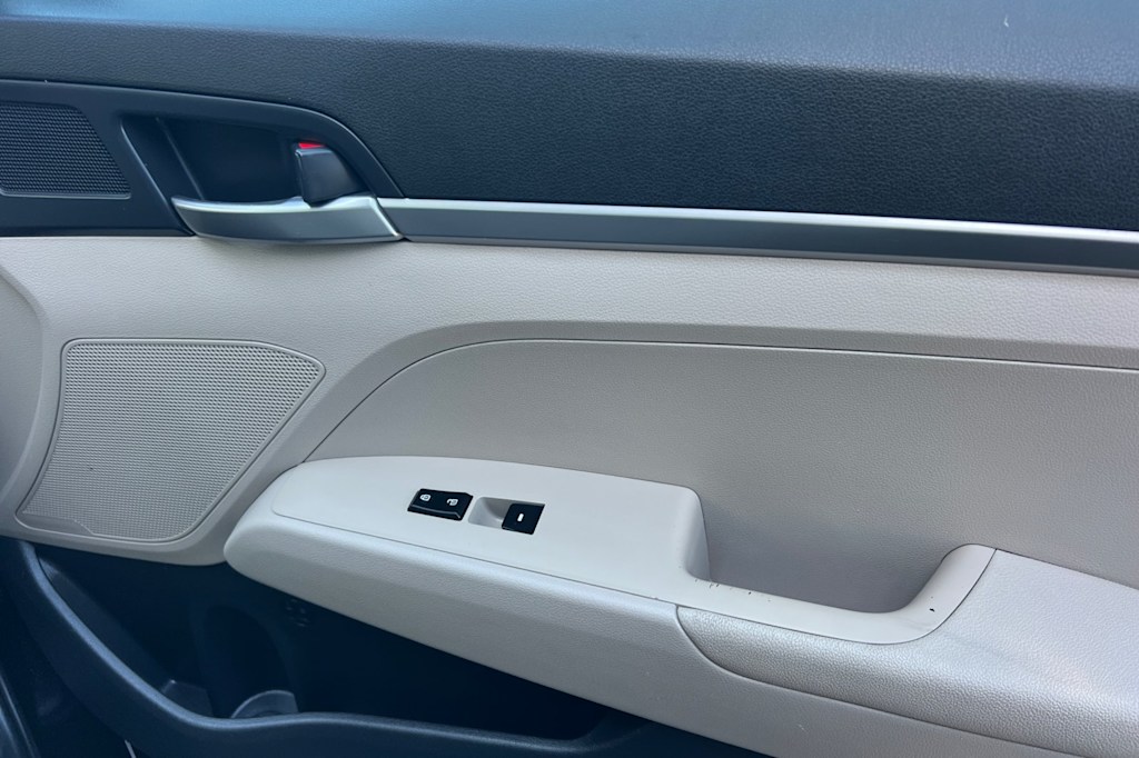 Thumbnail: 2020 Hyundai Elantra - 23