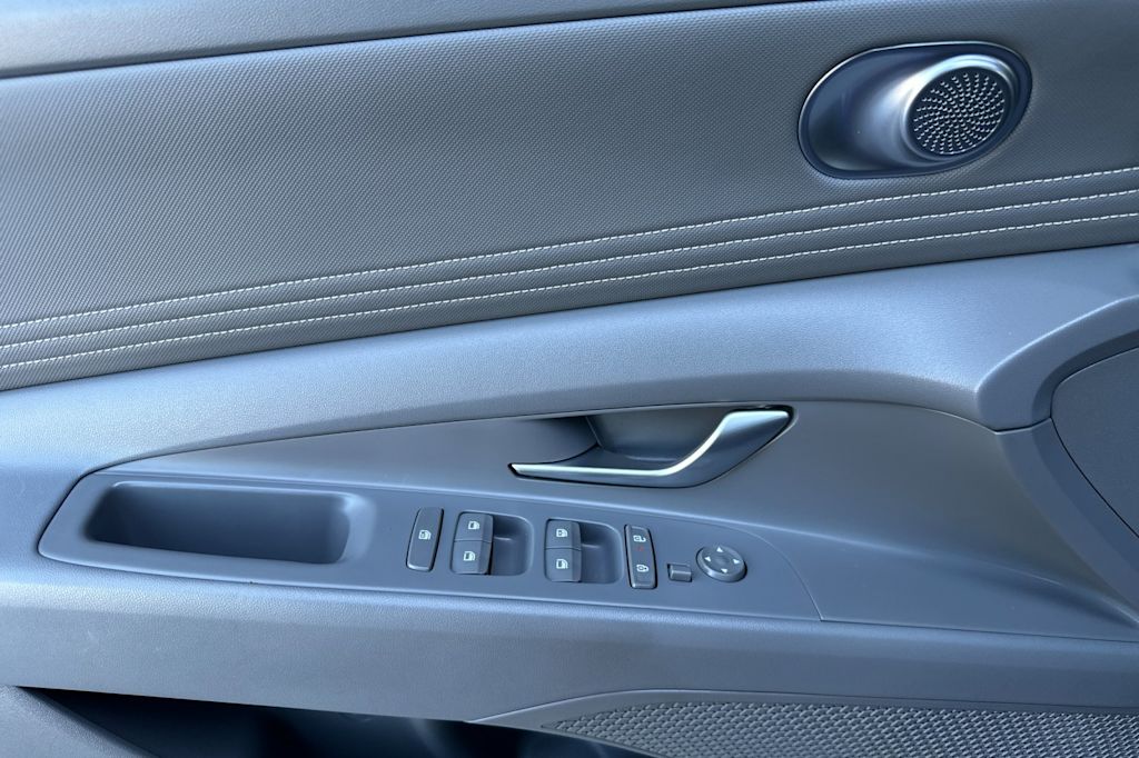 Thumbnail: 2025 Hyundai Elantra - 21