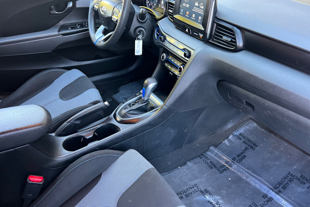 Thumbnail: 2019 Hyundai Veloster - 12