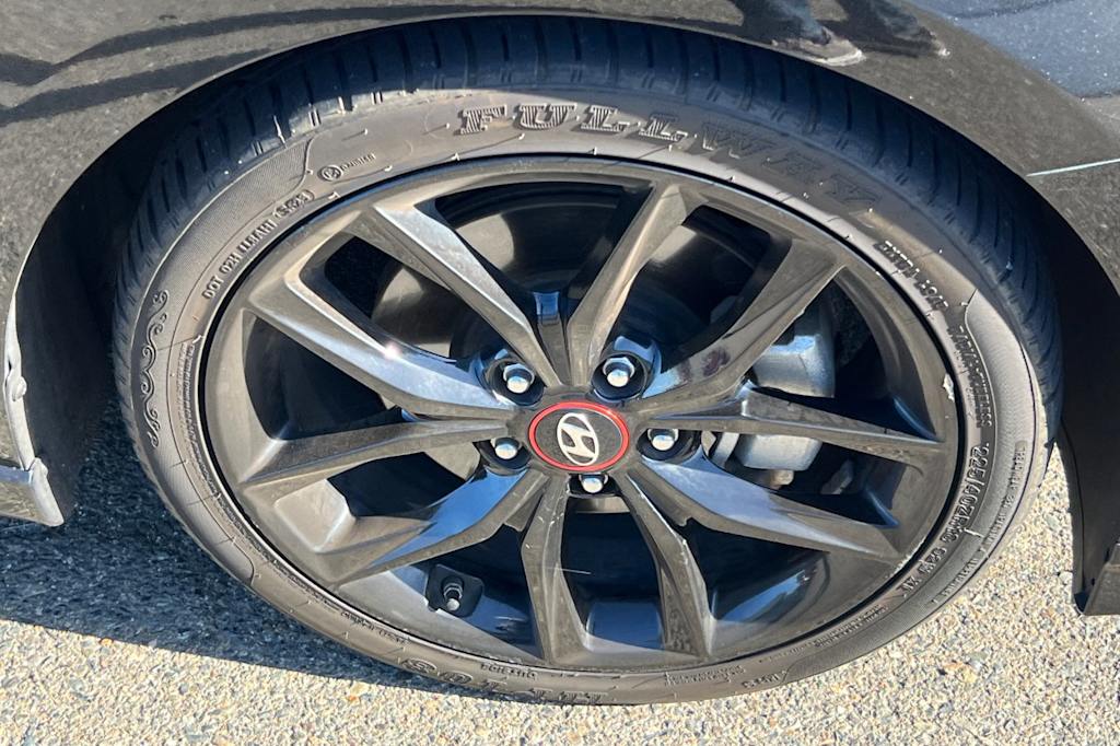 Thumbnail: 2020 Hyundai Veloster - 16