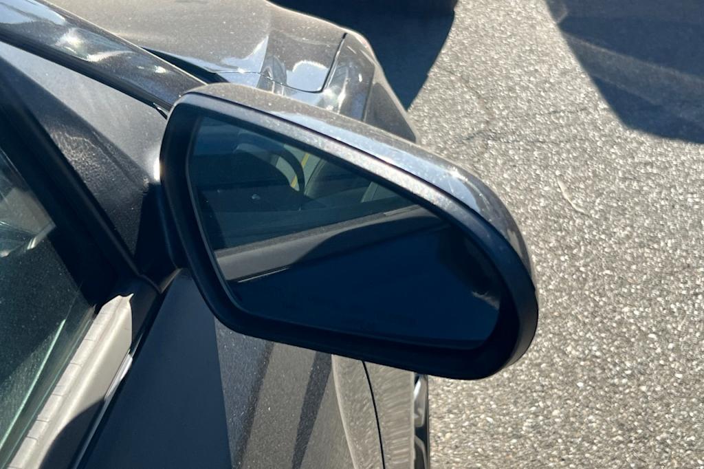 Thumbnail: 2020 Hyundai Veloster - 17
