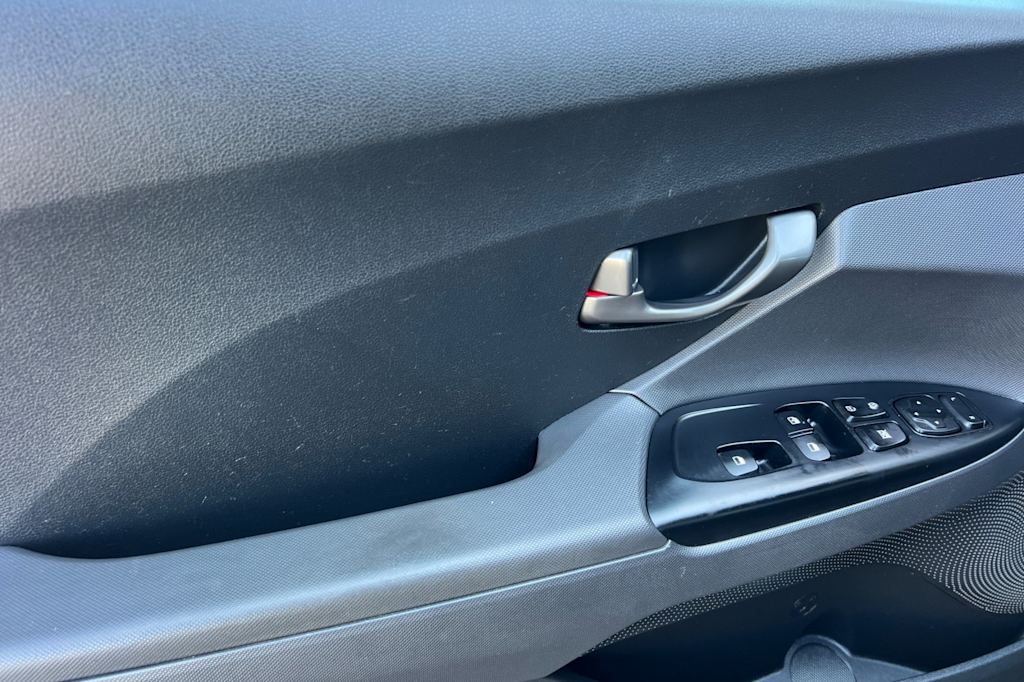 Thumbnail: 2020 Hyundai Veloster - 22
