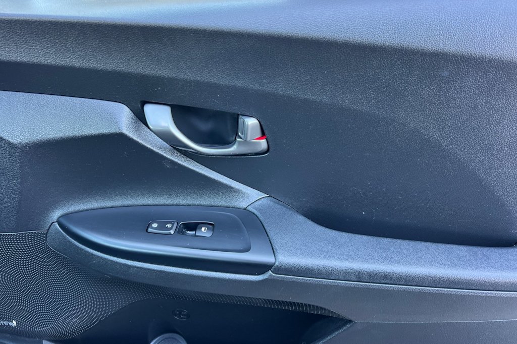 Thumbnail: 2020 Hyundai Veloster - 24