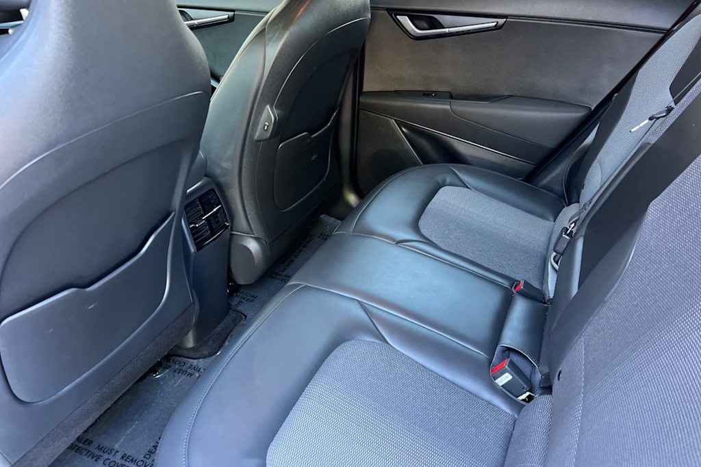 Thumbnail: 2023 Kia Niro - 11