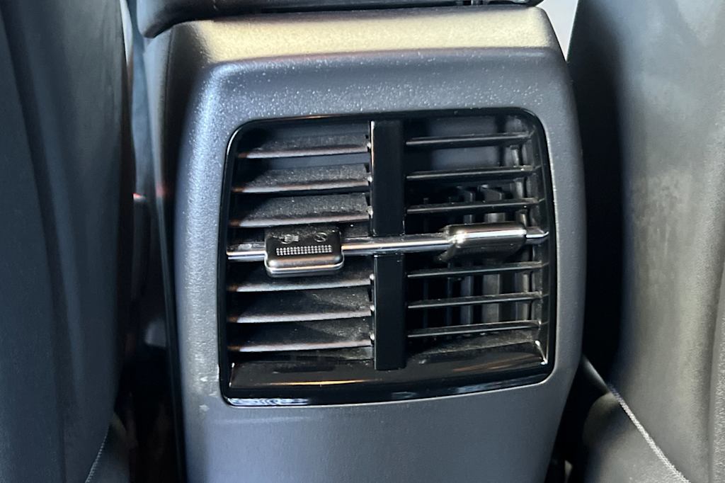 Thumbnail: 2023 Kia Niro - 23