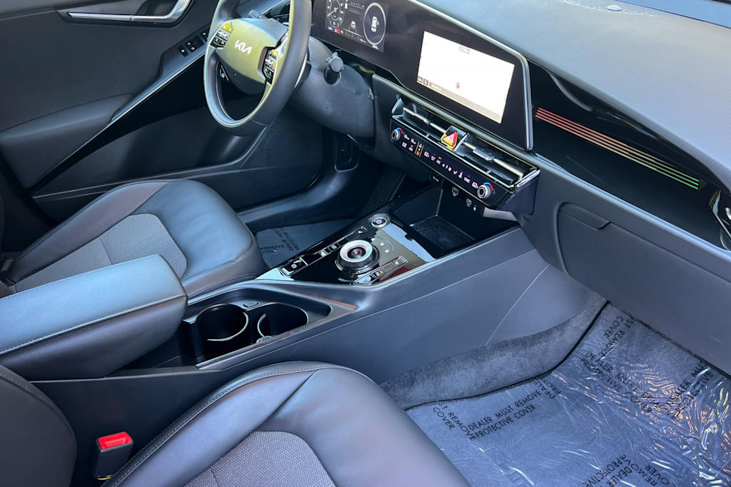 Thumbnail: 2023 Kia Niro - 13