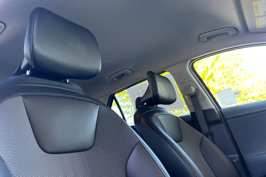 Thumbnail: 2023 Kia Niro - 10