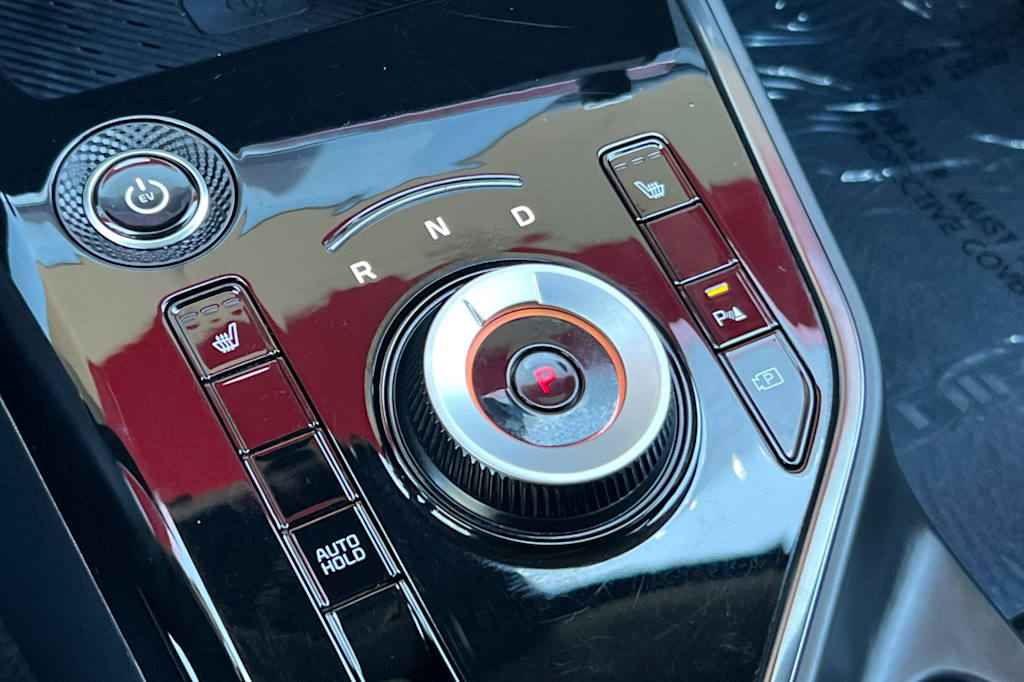 Thumbnail: 2023 Kia Niro - 28