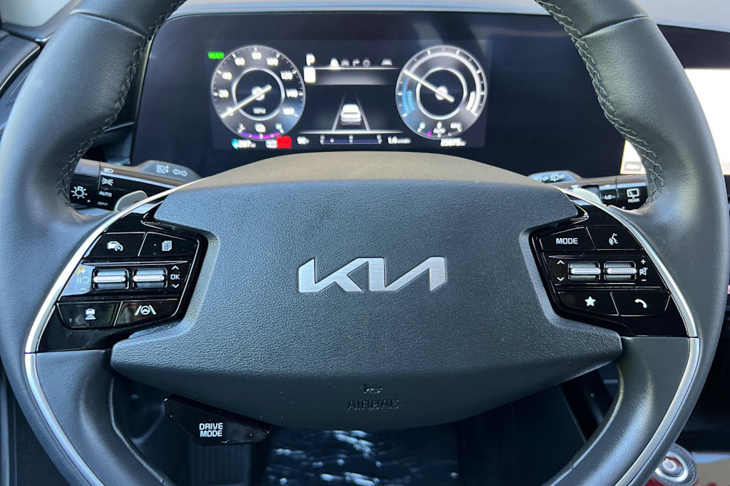Thumbnail: 2023 Kia Niro - 30