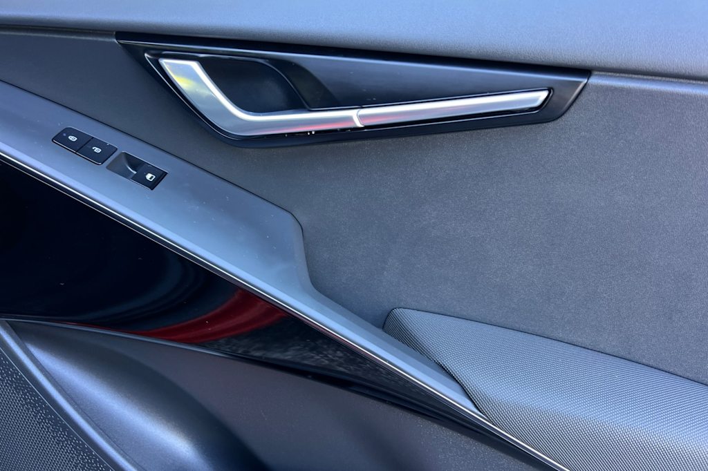 Thumbnail: 2023 Kia Niro - 24