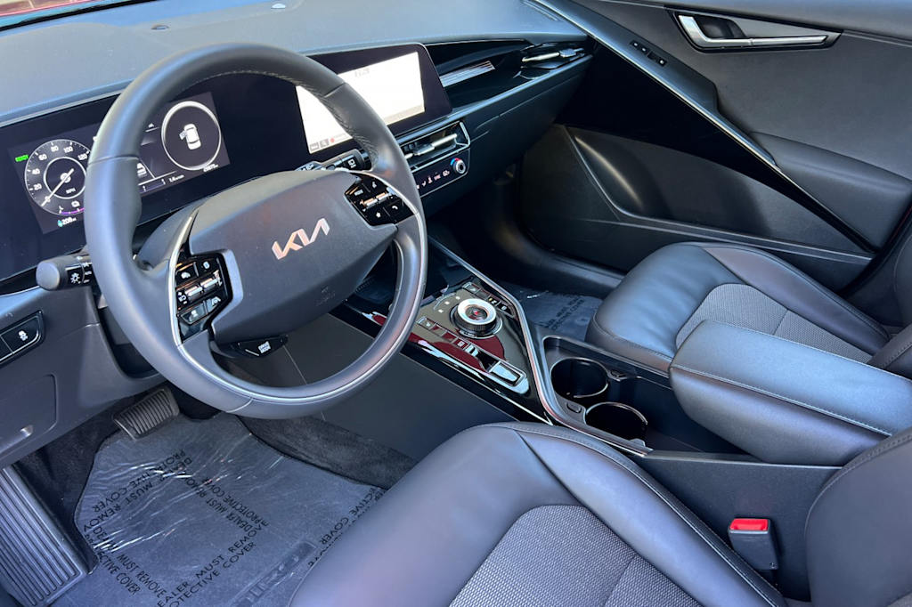Thumbnail: 2023 Kia Niro - 9