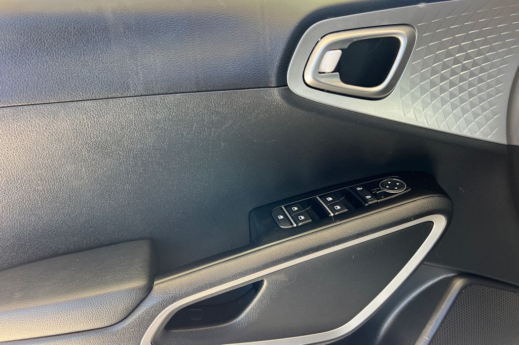Thumbnail: 2023 Kia Soul - 20