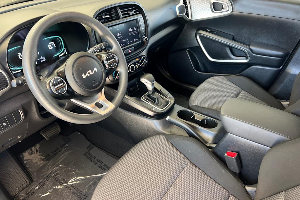 Thumbnail: 2023 Kia Soul - 8