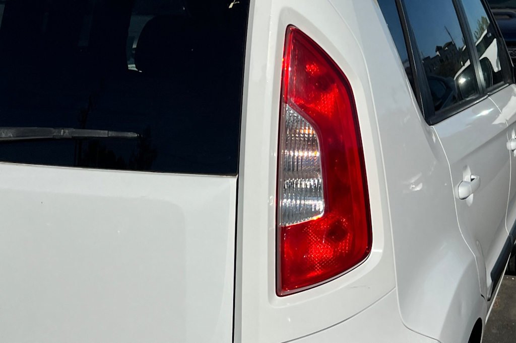 Thumbnail: 2013 Kia Soul - 19