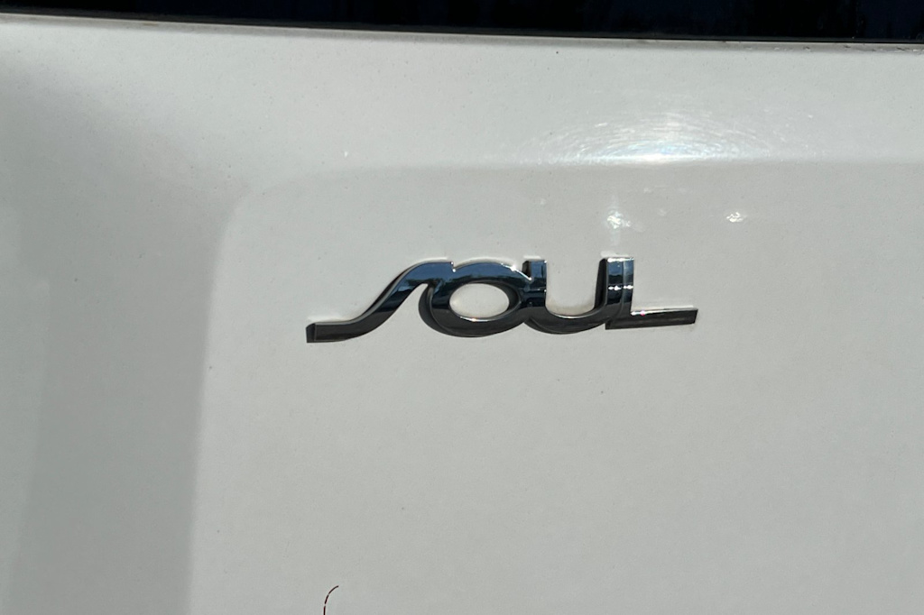 Thumbnail: 2013 Kia Soul - 22