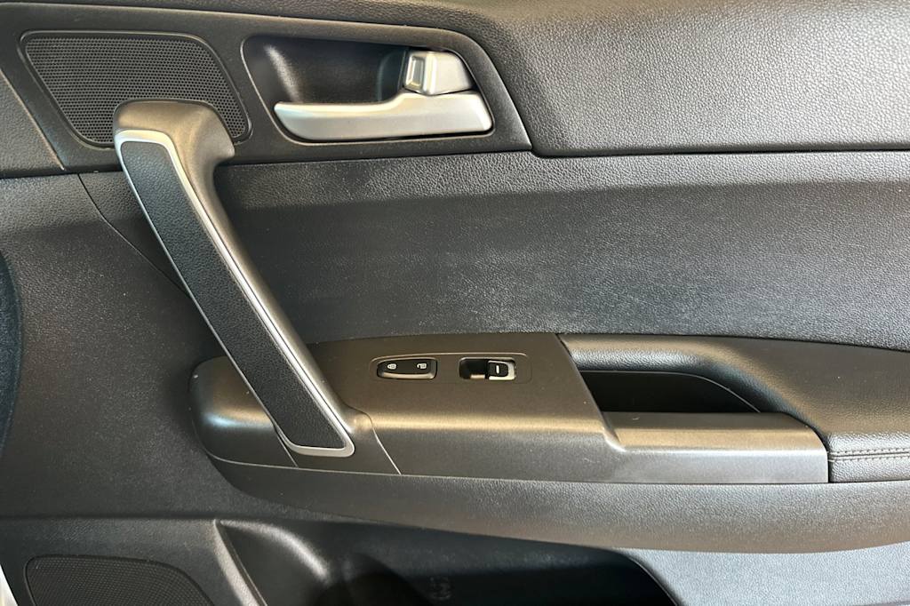 Thumbnail: 2021 Kia Sportage - 25