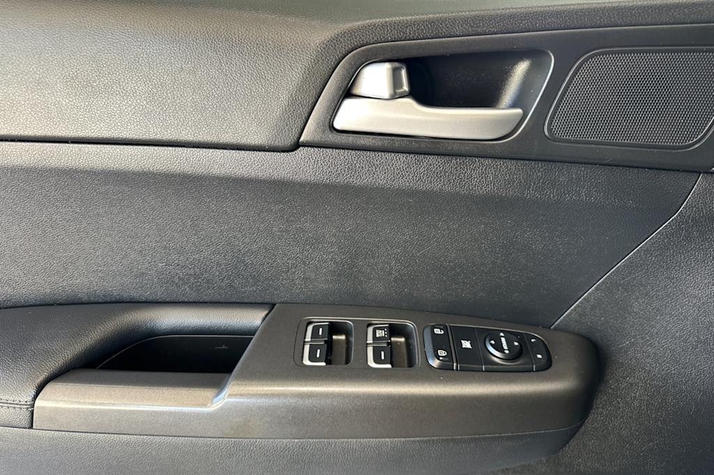 Thumbnail: 2021 Kia Sportage - 21