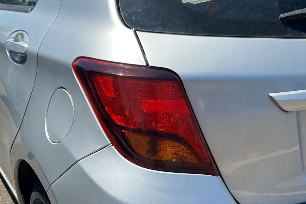 Thumbnail: 2015 Toyota Yaris - 21