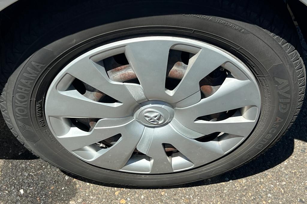 Thumbnail: 2015 Toyota Yaris - 23