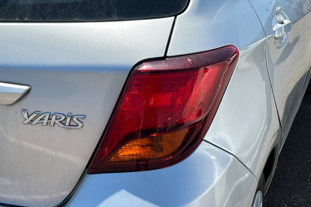 Thumbnail: 2015 Toyota Yaris - 19