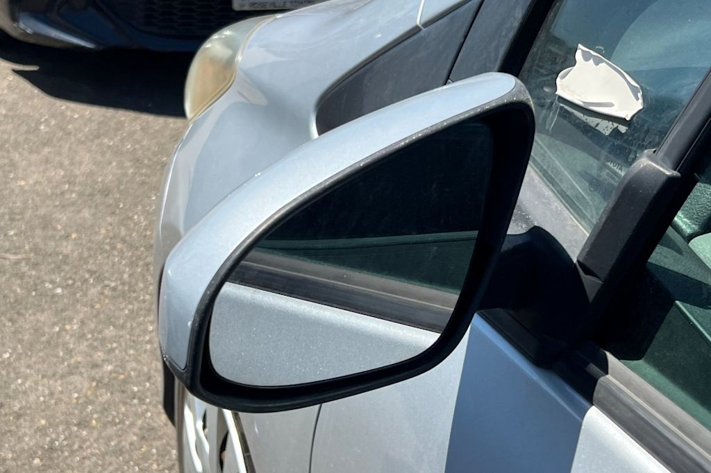Thumbnail: 2015 Toyota Yaris - 8