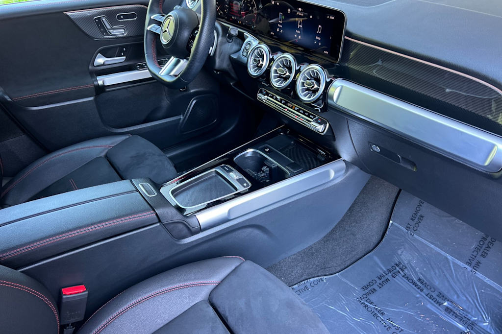 Thumbnail: 2025 Mercedes-Benz GLB - 12