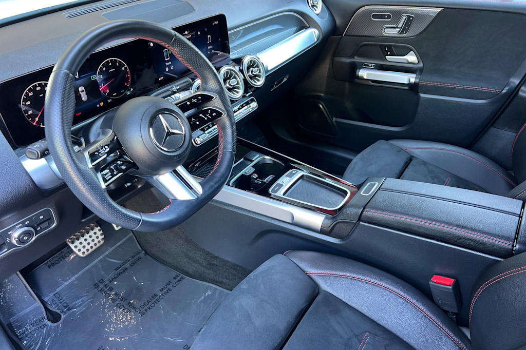 Thumbnail: 2025 Mercedes-Benz GLB - 9
