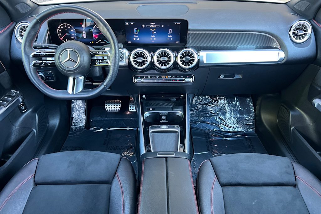 Thumbnail: 2025 Mercedes-Benz GLB - 2
