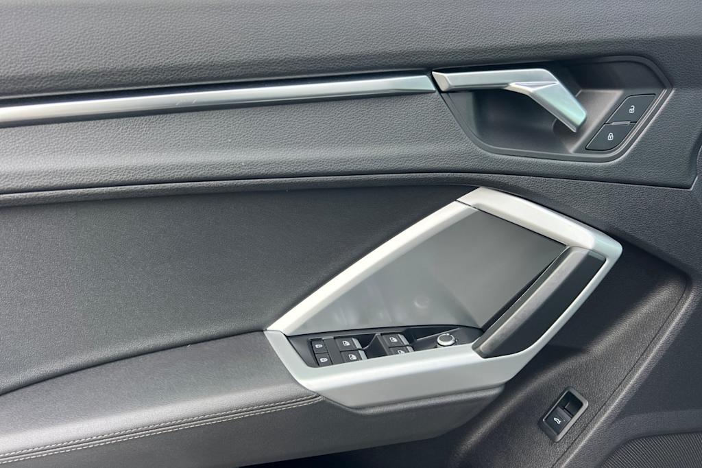 Thumbnail: 2019 Audi Q3 - 20